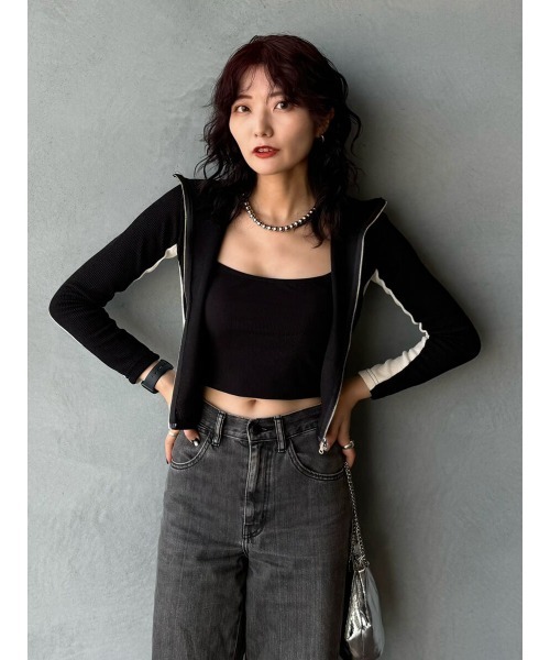 LVEU.(ラブユ.)の「【LVEU.】バイカラーダブルジップトップス / トップス ニット リブ バイカラー 配色 ジップ ハイネック クロップド ショート ブラック ホワイト(Tシャツ/カットソー・レディース・ブラック/ホワイト・FREE)」の10枚目の写真