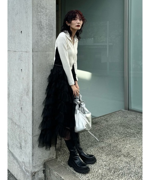 LVEU.(ラブユ.)の「【LVEU.】バイカラーダブルジップトップス / トップス ニット リブ バイカラー 配色 ジップ ハイネック クロップド ショート ブラック ホワイト(Tシャツ/カットソー・レディース・ブラック/ホワイト・FREE)」の8枚目の写真