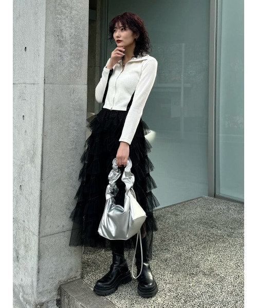 LVEU.(ラブユ.)の「【LVEU.】バイカラーダブルジップトップス / トップス ニット リブ バイカラー 配色 ジップ ハイネック クロップド ショート ブラック ホワイト(Tシャツ/カットソー・レディース・ブラック/ホワイト・FREE)」の9枚目の写真