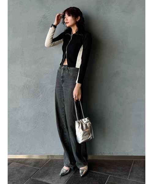 LVEU.(ラブユ.)の「【LVEU.】バイカラーダブルジップトップス / トップス ニット リブ バイカラー 配色 ジップ ハイネック クロップド ショート ブラック ホワイト(Tシャツ/カットソー・レディース・ブラック/ホワイト・FREE)」の13枚目の写真