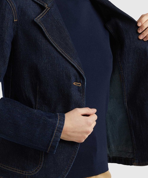BENETTON (UNITED COLORS OF BENETTON)（ベネトンユナイテッドカラーズオブベネトン）の「ヴィンテージ風デニムジャケット（デニムジャケット・レディース・ダークインディゴブルー・SMALL/MEDIUM/X-SMALL/XX-SMALL）」の4枚目の写真