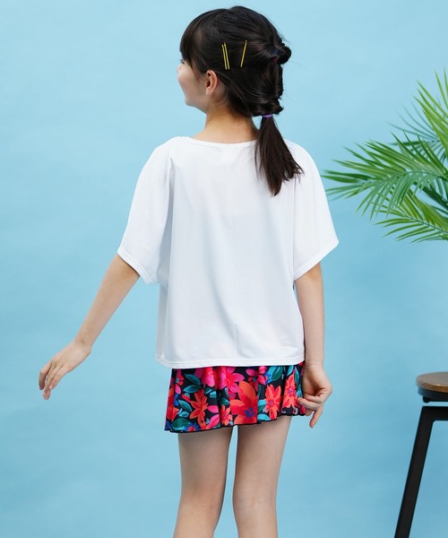 ROXY（ロキシー）の「ROXY/ロキシー ミニ　アリーナ 水着 ビキニ セット 海 川 山 TSW242050（水着・キッズ・ホワイト×レッド/ホワイト×グリーン・140cm/150cm/130cm）」の5枚目の写真