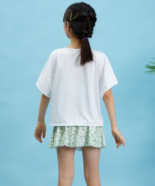 ROXY（ロキシー）の「ROXY/ロキシー ミニ　アリーナ 水着 ビキニ セット 海 川 山 TSW242050（水着・キッズ・ホワイト×レッド/ホワイト×グリーン・140cm/150cm/130cm）」の15枚目の写真