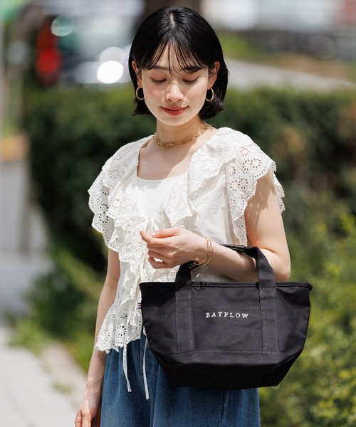 BAYFLOW（ベイフロー）の「[サブバッグやランチバッグに]ショルダーZIPロゴトート Sサイズ（トートバッグ・レディース・グレー/ベージュ/ブラック系・FREE）」の10枚目の写真