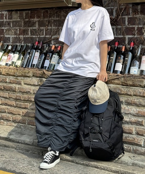 LMCの「【UNISEX】LMC/HUG CLUB T 2114075(Tシャツ/カットソー・メンズ・ホワイト/ブラック・SMALL/MEDIUM/LARGE)」の3枚目の写真