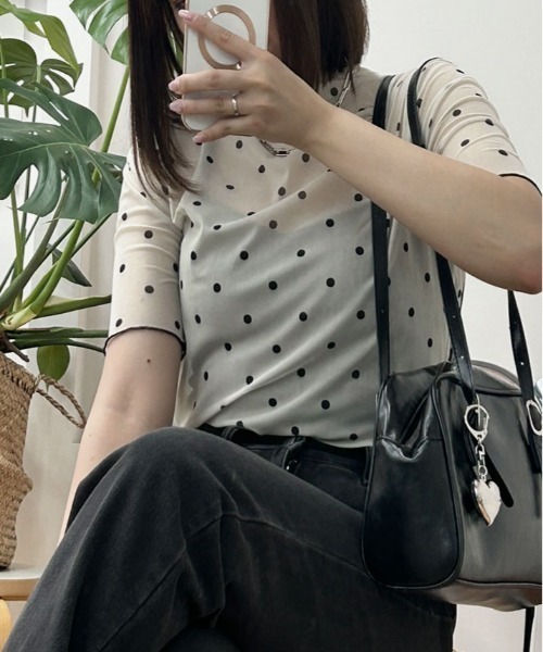 kirakiraShop（キラキラショップ）の「さらっと透けて、なめらかにフィットする。11色 シアー メッシュ 半袖 トップス トッド（Tシャツ/カットソー・レディース・ブラック/オフホワイト/グレー/カーキ/ホワイト系/グリーン系/ブルー系/イエロー系/イエロー系1/ライトパープル/クリーム・M/L/XL）」の3枚目の写真