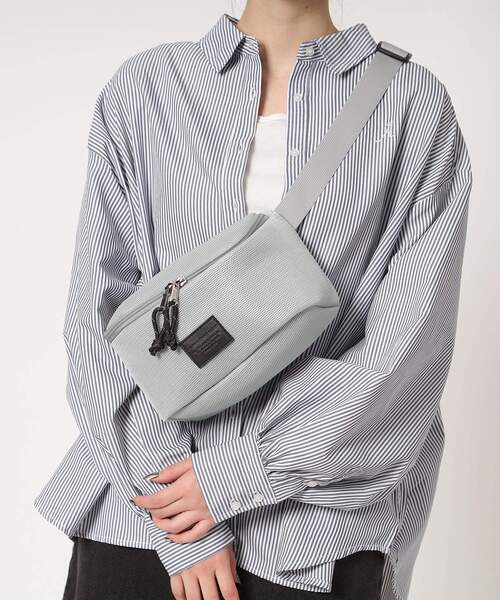 Ober Tashe（オーバータッシェ）の「ホースメッシュボディバッグ（ボディバッグ/ウエストポーチ・レディース・ブラック/グレー/ブラウン系/パープル系・FREE）」の6枚目の写真