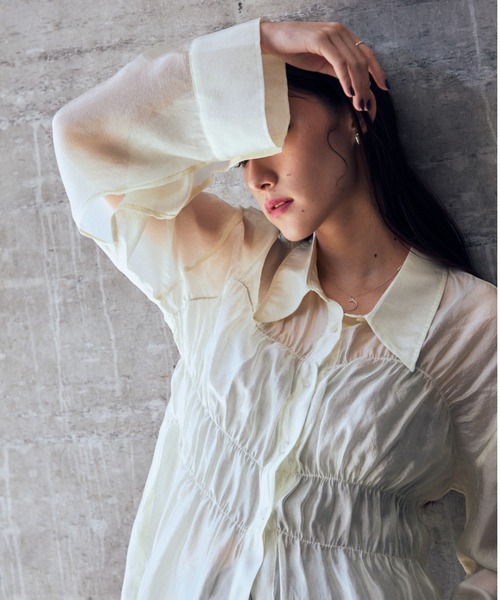 VACANCY(ヴァカンシー)の「シャーリングシアーシャツ(シャツ/ブラウス・レディース・イエロー/ブルー・FREE)」の17枚目の写真