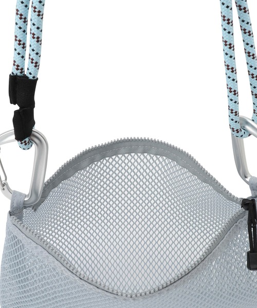 OUTDOOR PRODUCTS（アウトドアプロダクツ）の「【OUTDOOR PRODUCTS for SALON】別注メッシュショルダーバッグ（ショルダーバッグ・レディース・サックスブルー/ブラック・FREE）」の9枚目の写真