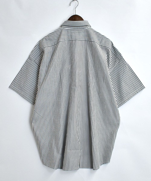 Healthknit Product(ヘルスニットプロダクト)の「別注【Healthknit Product】one point stitch broadcloth shirt/ワンポイント刺繍 ブロードクロス レギュラーカラー 半袖シャツ 無地/ストライプ(シャツ/ブラウス・メンズ・ブラック/グレイッシュブルー/ブラック系その他/ホワイト/グリーン/ホワイト系その他/ブルー系その他/グリーン系その他/グレー/イエロー・M/L/XL)」の17枚目の写真
