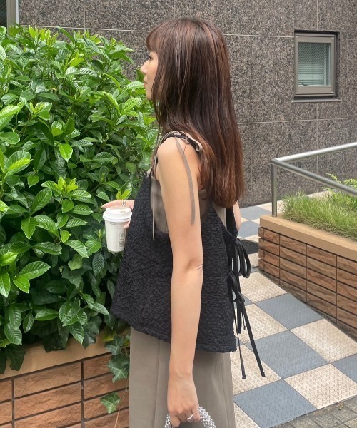 y/m(イム)の「シャーリングビスチェノースリトップスSET(ベスト・レディース・ブラック/アイボリー・FREE)」の3枚目の写真