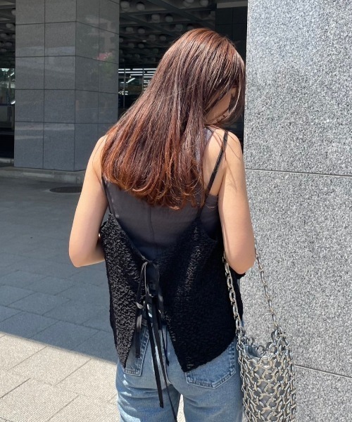 y/m(イム)の「シャーリングビスチェノースリトップスSET(ベスト・レディース・ブラック/アイボリー・FREE)」の6枚目の写真