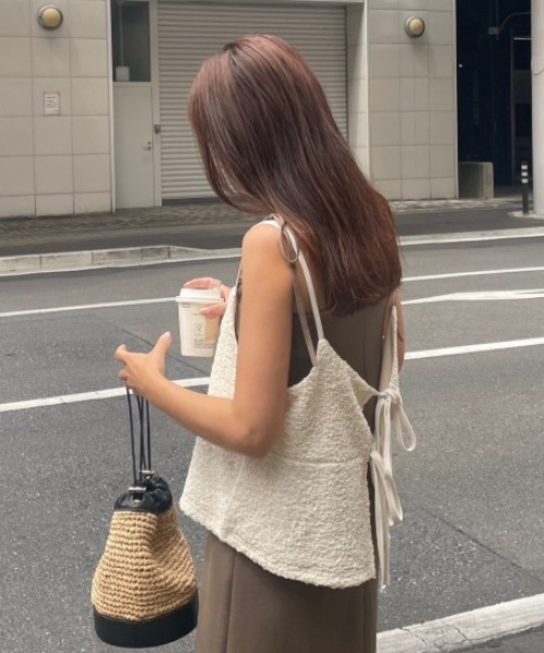 y/m(イム)の「シャーリングビスチェノースリトップスSET(ベスト・レディース・ブラック/アイボリー・FREE)」の13枚目の写真