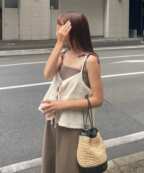 y/m(イム)の「シャーリングビスチェノースリトップスSET(ベスト・レディース・ブラック/アイボリー・FREE)」の15枚目の写真