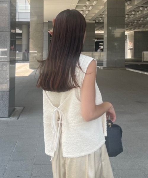 y/m(イム)の「シャーリングビスチェノースリトップスSET(ベスト・レディース・ブラック/アイボリー・FREE)」の21枚目の写真