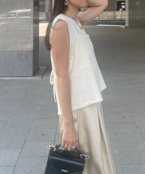 y/m(イム)の「シャーリングビスチェノースリトップスSET(ベスト・レディース・ブラック/アイボリー・FREE)」の22枚目の写真