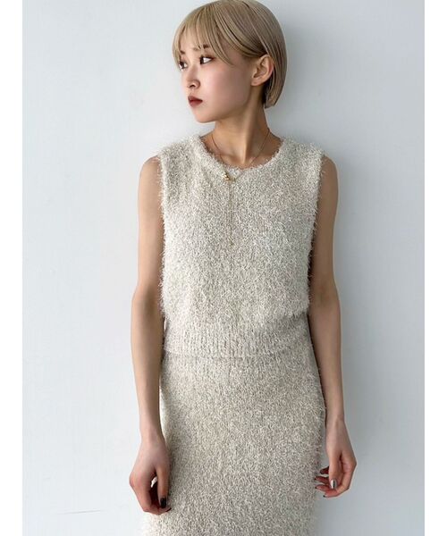 EMODA（エモダ）の「フラッフィーニットタンクトップ（タンクトップ・レディース・アイボリー/ライム/グレー/ブラック・FREE）」の2枚目の写真