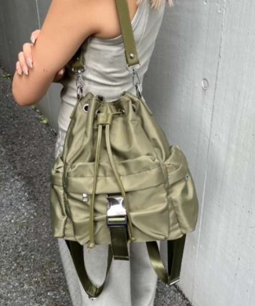 BLONDEY（ブロンディ）の「3WAYナイロンバッグ（ショルダーバッグ・レディース・ブラック/カーキ/チャコールグレー・FREE）」の3枚目の写真