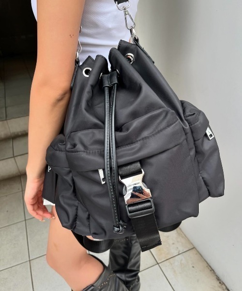 BLONDEY（ブロンディ）の「3WAYナイロンバッグ（ショルダーバッグ・レディース・ブラック/カーキ/チャコールグレー・FREE）」の2枚目の写真