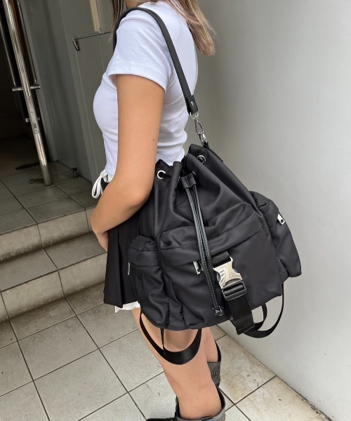 BLONDEY（ブロンディ）の「3WAYナイロンバッグ（ショルダーバッグ・レディース・ブラック/カーキ/チャコールグレー・FREE）」の7枚目の写真