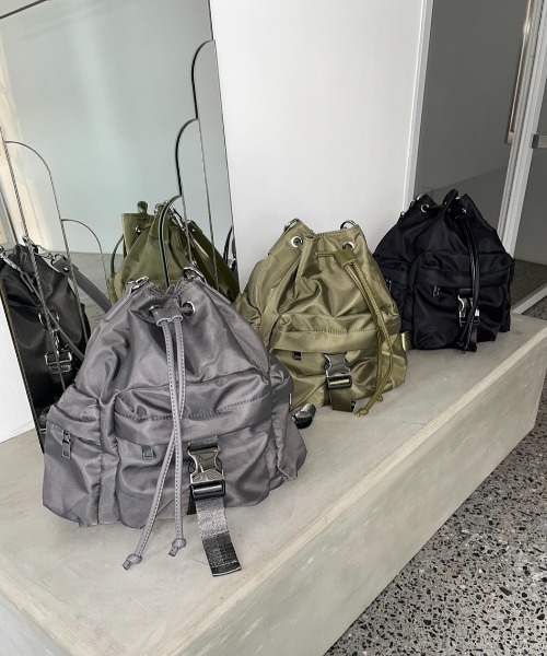 BLONDEY（ブロンディ）の「3WAYナイロンバッグ（ショルダーバッグ・レディース・ブラック/カーキ/チャコールグレー・FREE）」の14枚目の写真