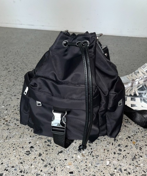 BLONDEY（ブロンディ）の「3WAYナイロンバッグ（ショルダーバッグ・レディース・ブラック/カーキ/チャコールグレー・FREE）」の5枚目の写真