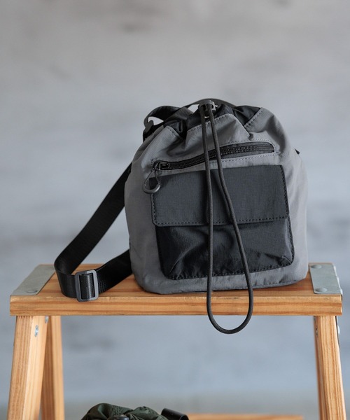 はる LAKOLE（ラコレ）の「ポケット巾着ショルダーバッグ / 132185