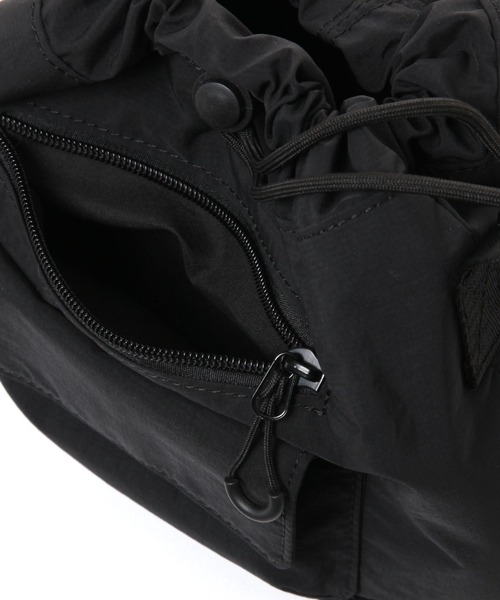 はる LAKOLE（ラコレ）の「ポケット巾着ショルダーバッグ / 132185