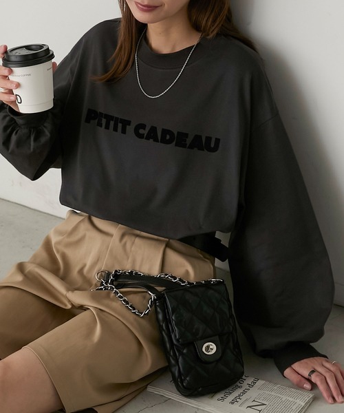 BONLECILL(ボンルシール)の「フロッキープリントボリュームスリーブロンTEE(Tシャツ/カットソー・レディース・オフホワイト/チャコールグレー/アイボリー/ブラック・FREE)」の4枚目の写真