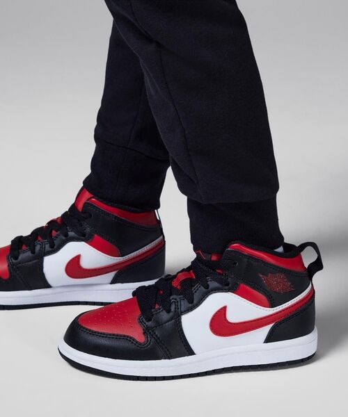 NIKE(ナイキ)の「ジョーダン MJ ブルックリン ベビー ツーピース プリント フレンチ テリー パーカー セットアップ / Jordan MJ Brooklyn Toddler 2-Piece Printed French Terry Hoodie Set<90-100cm 展開>(セットアップ・キッズ・ブラック/ネイビー・100/95/90)」の7枚目の写真