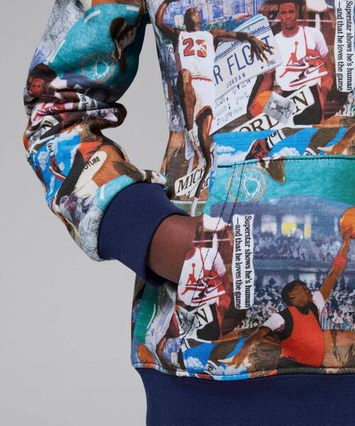 NIKE(ナイキ)の「ジョーダン MJ ブルックリン ベビー ツーピース プリント フレンチ テリー パーカー セットアップ / Jordan MJ Brooklyn Toddler 2-Piece Printed French Terry Hoodie Set<90-100cm 展開>(セットアップ・キッズ・ブラック/ネイビー・100/95/90)」の11枚目の写真