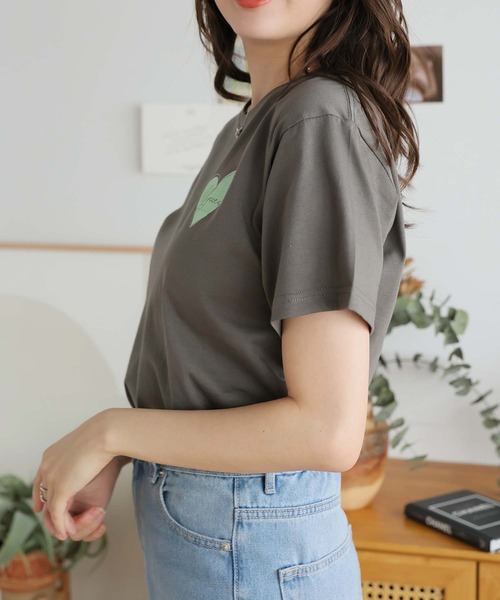 Girly Doll(ガーリードール)の「オリジナルプリントハート&フラワーTシャツ(Tシャツ/カットソー・レディース・ピンク/ベージュ/ダークグレー・F)」の8枚目の写真