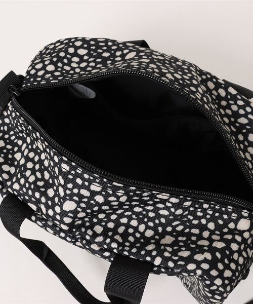 KELTY(ケルティ)の「500mlペットボトルが入る【KELTY】ショルダーバック / MINI HOLIDAY DUFFEL(ショルダーバッグ・レディース・その他4/グレー系その他/ブラウン系その他/レオパード/マスタード/その他3/その他1/ネイビー/モカ/セージグリーン/タン/その他2/オリーブ/ブラック・FREE)」の17枚目の写真