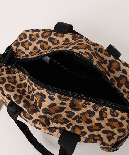 KELTY(ケルティ)の「500mlペットボトルが入る【KELTY】ショルダーバック / MINI HOLIDAY DUFFEL(ショルダーバッグ・レディース・その他4/グレー系その他/ブラウン系その他/レオパード/マスタード/その他3/その他1/ネイビー/モカ/セージグリーン/タン/その他2/オリーブ/ブラック・FREE)」の19枚目の写真