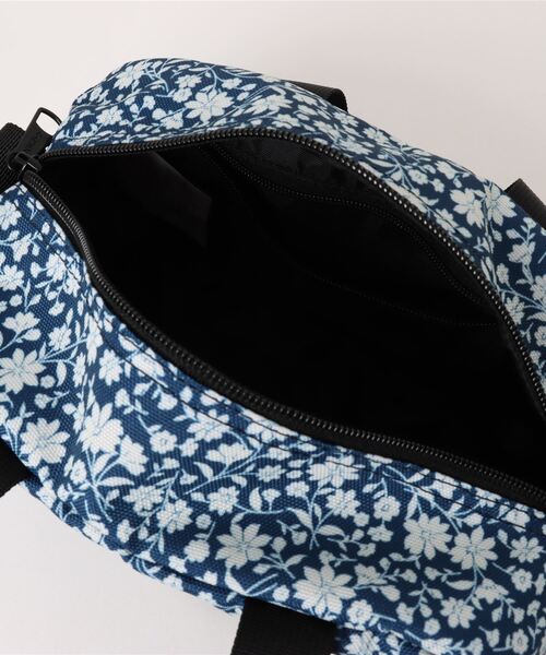 KELTY(ケルティ)の「500mlペットボトルが入る【KELTY】ショルダーバック / MINI HOLIDAY DUFFEL(ショルダーバッグ・レディース・その他4/グレー系その他/ブラウン系その他/レオパード/マスタード/その他3/その他1/ネイビー/モカ/セージグリーン/タン/その他2/オリーブ/ブラック・FREE)」の21枚目の写真