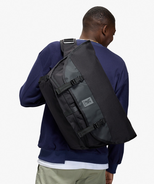 CHROME（クローム）の「［ CHROME / クローム ］CTZ 24L MESSENGER / シーティーゼット 24L メッセンジャー バッグ 防水 24L PC収納 A4収納 リフレクター（メッセンジャーバッグ・メンズ・ブラック系その他・FREE）」の22枚目の写真