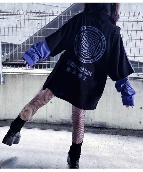 JOHN'S CLOSET(ジョンズクローゼット)の「【13】フェイクレイヤード チャイナボタン ハイネック(スウェット・レディース・ホワイト×ブラック/ブラック×パープル/ブラック×ホワイト・MEDIUM/LARGE)」の15枚目の写真