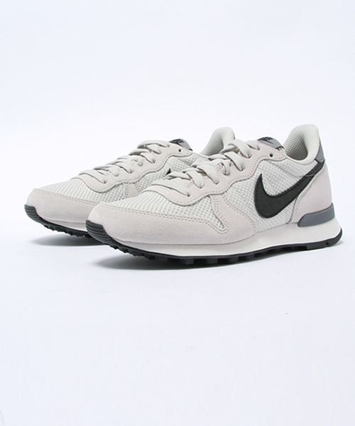 NIKE SPORTSWEAR(ナイキスポーツウェアー)の「ウィメンズ ナイキ インターナショナリスト WMNS NIKE INTERNATIONALIST 629684-017(スニーカー・レディース・オフホワイト・22.5cm/23.5cm/24cm/23cm)」の5枚目の写真