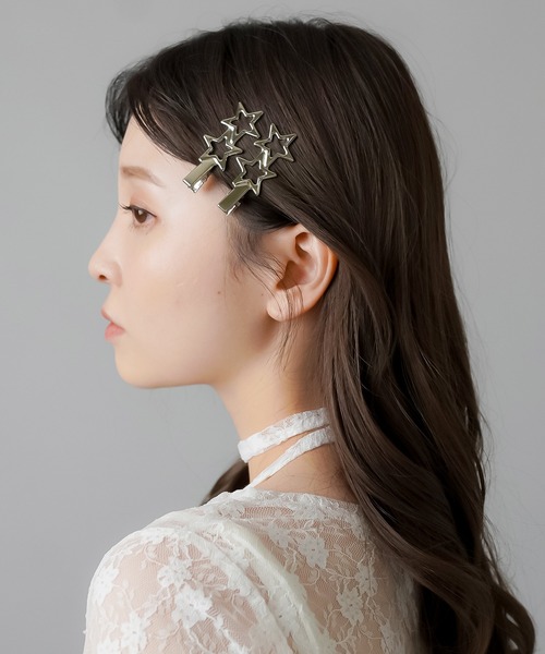 SPINNS（スピンズ）の「【2個セット】スターヘアクリップ（バレッタ/ヘアクリップ・レディース・シルバー/ゴールド・ONESIZE）」の3枚目の写真