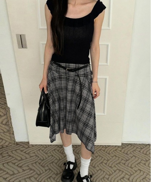 HALEY PESCA（ヘーリーペスカ）の「HALEY PESCA/ギークチェック　アンバランスミディアムスカート（スカート・レディース・グレー・SMALL/LARGE/MEDIUM）」の4枚目の写真