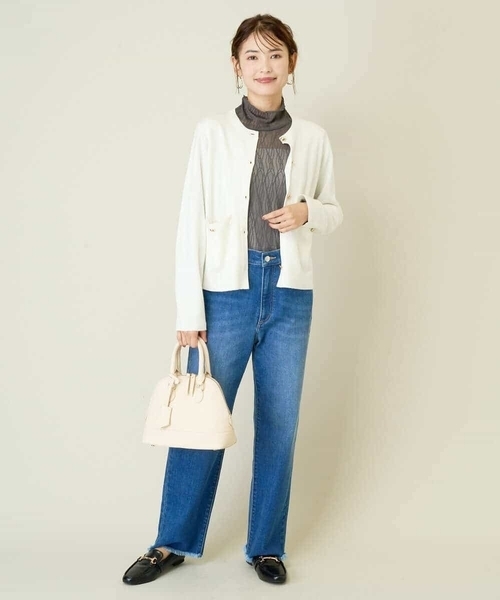 a.v.v(アーヴェヴェ)の「ミラノリブニットカーディガン(カーディガン/ボレロ・レディース・アイボリー/ブラック・40/38/36/42/34)」の6枚目の写真