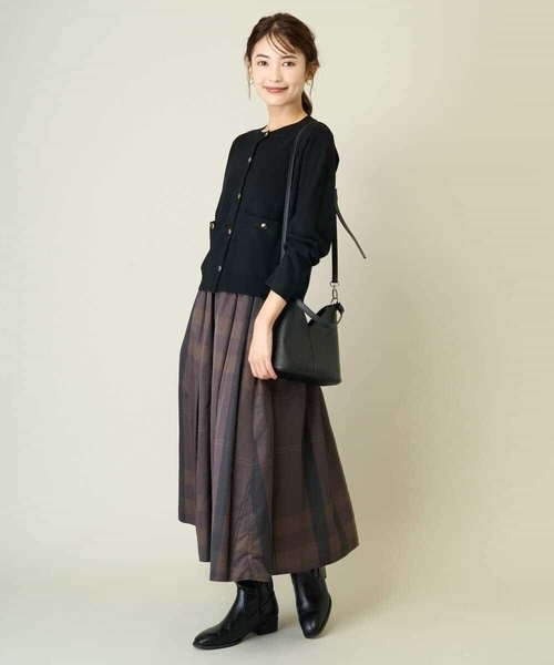 a.v.v(アーヴェヴェ)の「ミラノリブニットカーディガン(カーディガン/ボレロ・レディース・アイボリー/ブラック・40/38/36/42/34)」の15枚目の写真