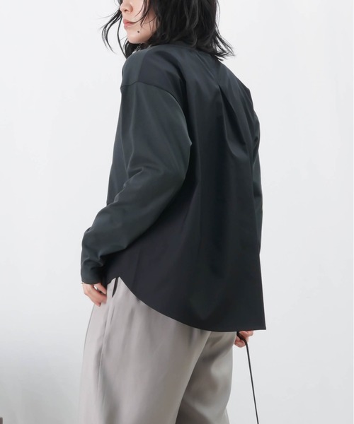 LUCA/LADY LUCK LUCA(ルカ/レディラックルカ)の「LC/LLL 異素材ブロッキングロングスリーブプルオーバー / バックタック玉虫切替カットソー(Tシャツ/カットソー・レディース・チャコールグレー/ブラック・FREE)」の8枚目の写真
