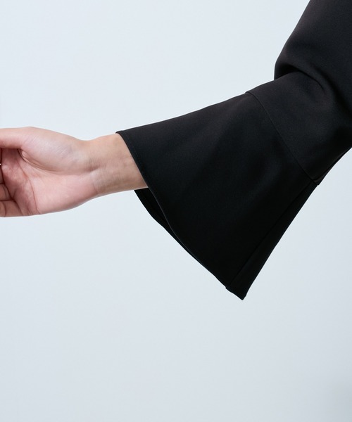 Jayro（ジャイロ）の「【360度ストレッチ】セットアップ対応ペプラムブラウス（シャツ/ブラウス・レディース・ブラック/ネイビー/ベージュ・L/M/S）」の7枚目の写真