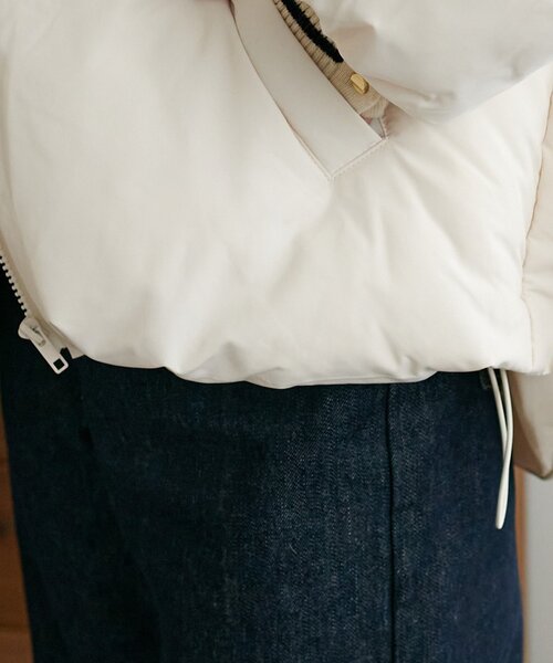 DISCOAT（ディスコート）の「【WEB限定】裾ラウンドフェイクダウン（ダウンジャケット/コート・レディース・アイボリー/ブラック/カーキ・FREE）」の22枚目の写真