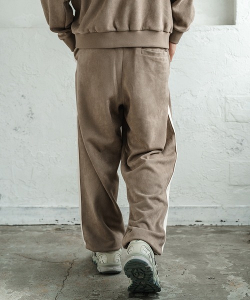 SIDEWAY STANCE(サイドウェイスタンス)の「【SIDEWAY STANCE】オーバルロゴ ワンポイント刺しゅう スエード ラインパンツ(スウェットパンツ・メンズ・ベージュ/ブラック/ブルー・SMALL/MEDIUM/LARGE)」の12枚目の写真