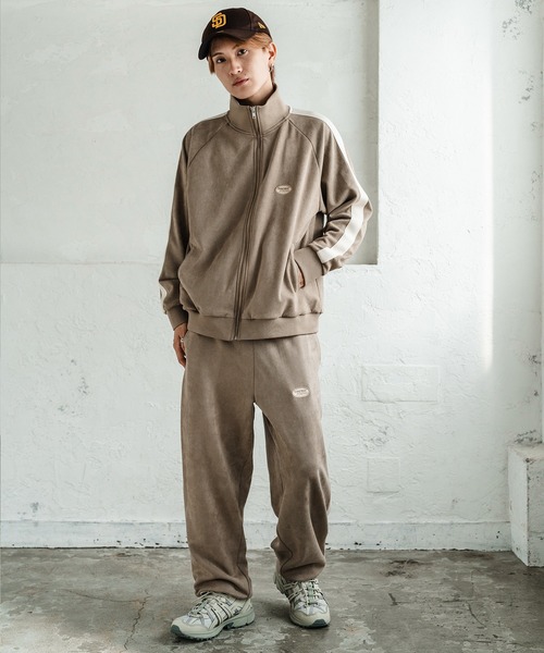 SIDEWAY STANCE(サイドウェイスタンス)の「【SIDEWAY STANCE】オーバルロゴ ワンポイント刺しゅう スエード ラインパンツ(スウェットパンツ・メンズ・ベージュ/ブラック/ブルー・SMALL/MEDIUM/LARGE)」の14枚目の写真