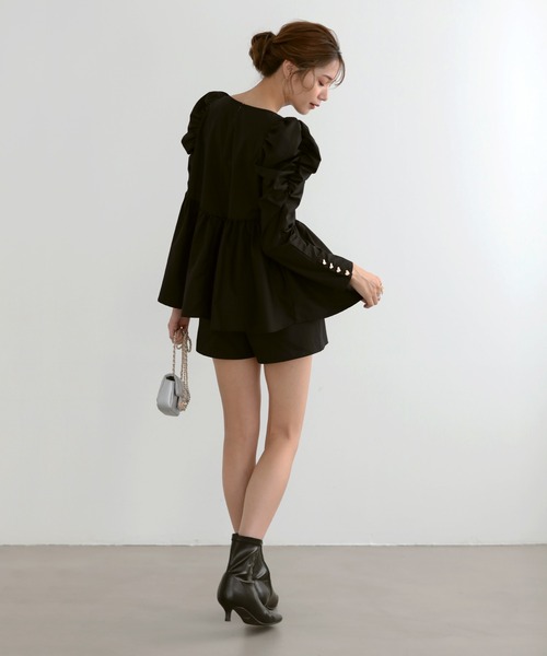 MERAKI(メラキ)の「パワーショルダーブラウス(シャツ/ブラウス・レディース・ブラック/ホワイト・M/S)」の19枚目の写真