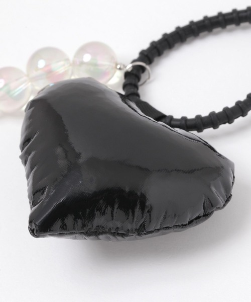 FOREVER 21（フォーエバー トゥエンティーワン）の「ぷっくりハートチャーム（チャーム・レディース・ブラック・FREE）」の5枚目の写真