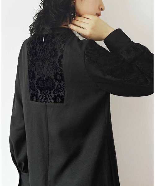 MEDE19F（メデジュウキュウ）の「ＭＥＤＥ１９Ｆ　後ろ姿にこだわったベロアレースづかいワンピース〈ブラック〉（ワンピース・レディース・ブラック・M/L/LL）」の4枚目の写真